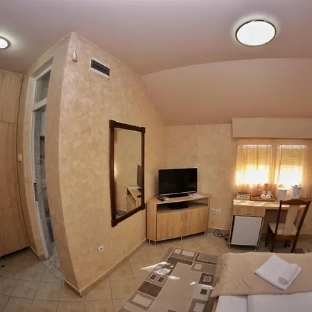 Apartmani Zecevic Никшич Экстерьер фото